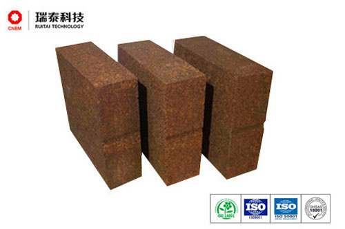 Magnesia hercynite brick